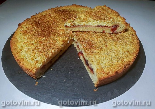 Песочный пирог с вареньем и творогом Песочный пирог с вареньем и творогом