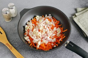 Рисовая каша с колбасой