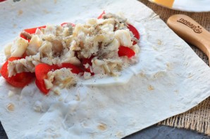 Рулет из лаваша с минтаем