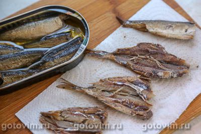 Рулет из лаваша со шпротами, сыром и яйцом Рулет из лаваша со шпротами, сыром и яйцом