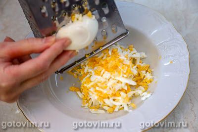 Рулет из лаваша со шпротами, сыром и яйцом Рулет из лаваша со шпротами, сыром и яйцом