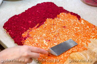 Рулет селедка под шубой (с желатином)