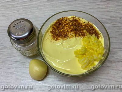 Салат из кролика с кукурузой, сыром и сухариками Салат из кролика с кукурузой, сыром и сухариками