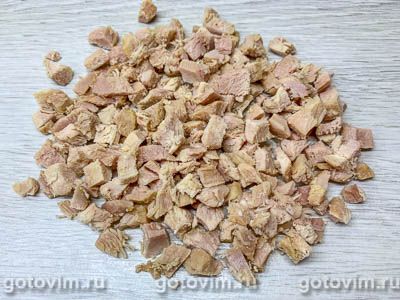 Салат из кролика с кукурузой, сыром и сухариками Салат из кролика с кукурузой, сыром и сухариками