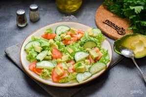 Салат с куриной печенью и авокадо Салат с куриной печенью и авокадо