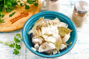 Щука маринованная в уксусе с луком