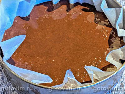 Шоколадный торт на пиве с фундуком, сливочным кремом и апельсиновым курдом