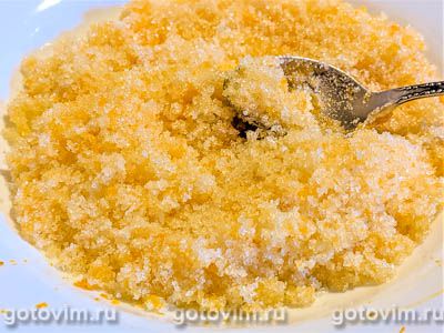 Шоколадный торт на пиве с фундуком, сливочным кремом и апельсиновым курдом