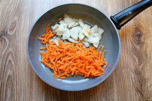 Сибирский борщ с фрикадельками и фасолью