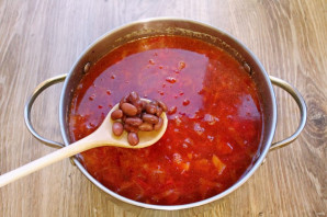 Сибирский борщ с фрикадельками и фасолью