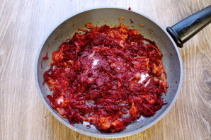 Сибирский борщ с фрикадельками и фасолью