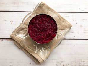 Слоеный салат с сардинами Слоеный салат с сардинами