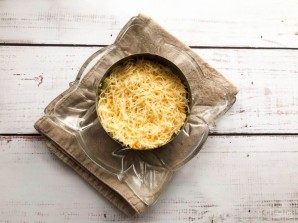 Слоеный салат с сардинами Слоеный салат с сардинами