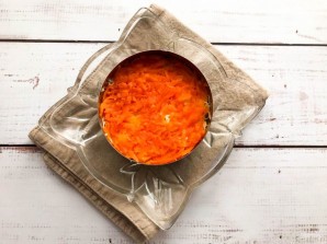 Слоеный салат с сардинами Слоеный салат с сардинами