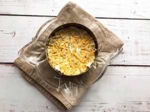 Слоеный салат с сардинами Слоеный салат с сардинами