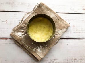 Слоеный салат с сардинами Слоеный салат с сардинами