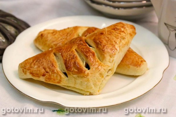 Слойки с абрикосовым джемом и сыром бри Слойки с абрикосовым джемом и сыром бри