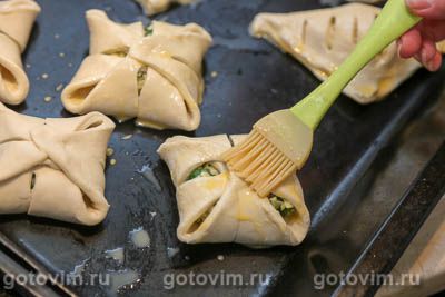 Слойки с адыгейским сыром и зеленью Слойки с адыгейским сыром и зеленью