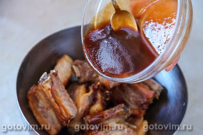 Свиные ребрышки в липкой глазури с соевым соусом