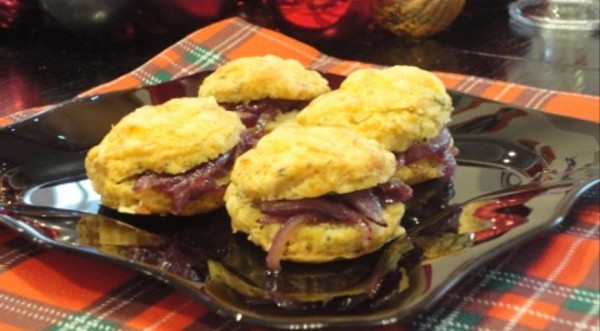 Сырные сконы с бальзамическим луком, пошаговый рецепт с фото