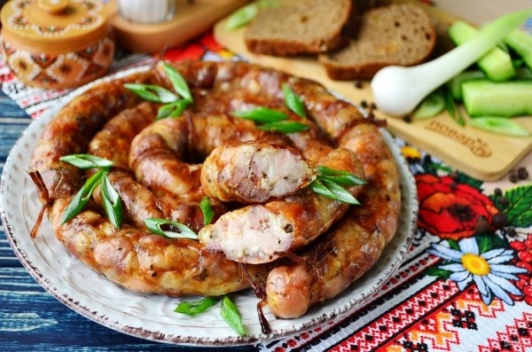 Учимся делать колбасу в домашних условиях        