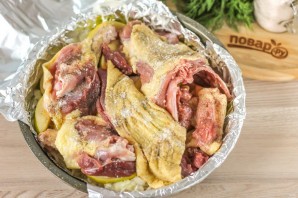 Утка с айвой и квашеной капустой