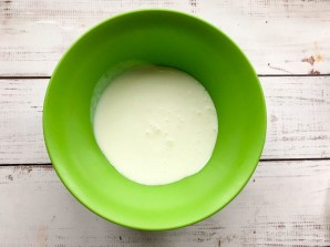 Заливной пирог на кефире с колбасой Заливной пирог на кефире с колбасой