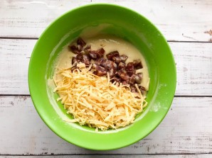 Заливной пирог на кефире с колбасой Заливной пирог на кефире с колбасой