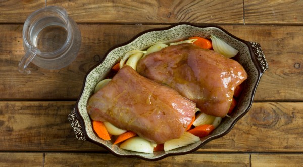 Запечённая грудка индейки в соевом маринаде с овощами, пошаговый рецепт с фото