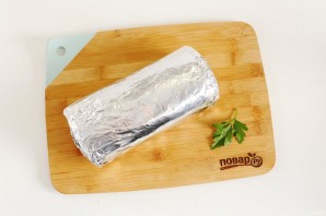 Батон фаршированный консервой и яйцом