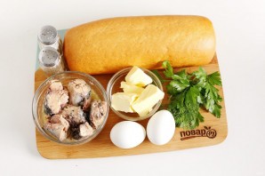 Батон фаршированный консервой и яйцом