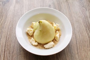 Десерт из груши в микроволновке