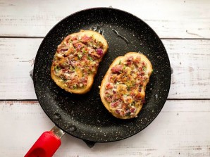 Горячие бутерброды с манкой Горячие бутерброды с манкой