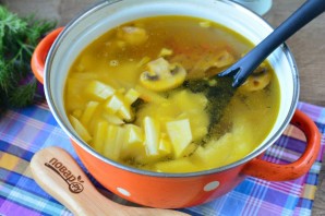 Грибной суп с сухариками