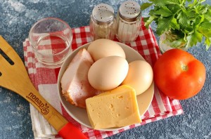 Яичница с бужениной