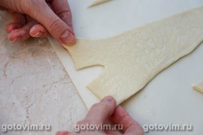 Круассаны из готового теста с абрикосовым джемом Круассаны из готового теста с абрикосовым джемом