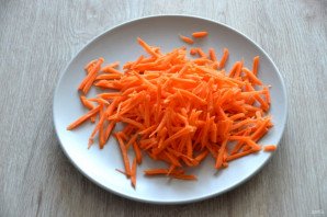 Крылышки тушеные с капустой