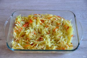 Крылышки тушеные с капустой