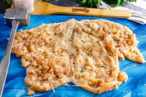 Куриный рулет с блинами