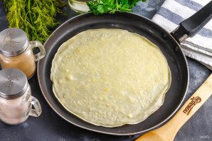 Куриный рулет с блинами