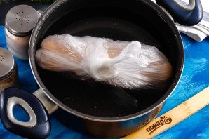 Куриный рулет с блинами