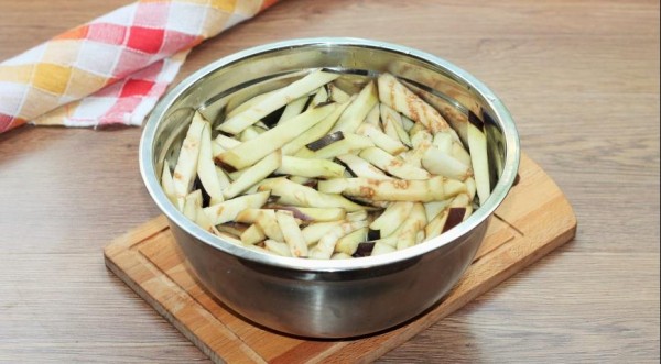 Маринованные баклажаны с яйцом и овощами, пошаговый рецепт с фото