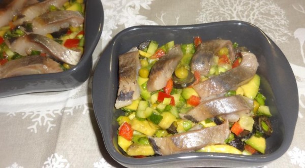 Овощной салат с сельдью и авокадо, пошаговый рецепт с фото Овощной салат с сельдью и авокадо, пошаговый рецепт с фото