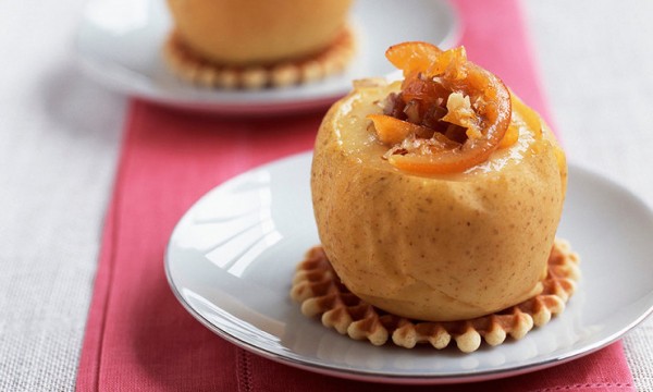 Печеные яблоки с начинкой из кураги Печеные яблоки с начинкой из кураги