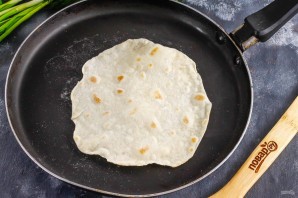 Пита с тунцом