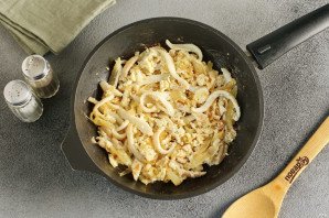 Рис с кальмарами в соевом соусе