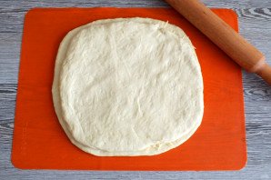 Рогалики с сыром из дрожжевого теста