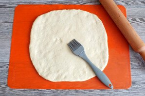 Рогалики с сыром из дрожжевого теста