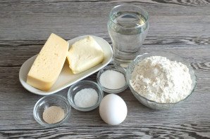 Рогалики с сыром из дрожжевого теста