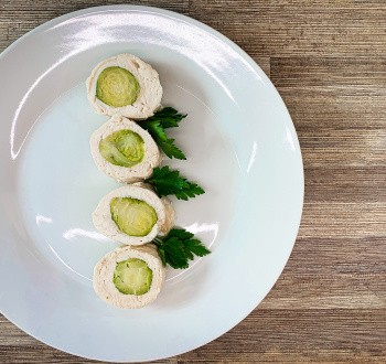 Рулет из куриной грудки в домашних условиях. Диетический рецепт в духовке